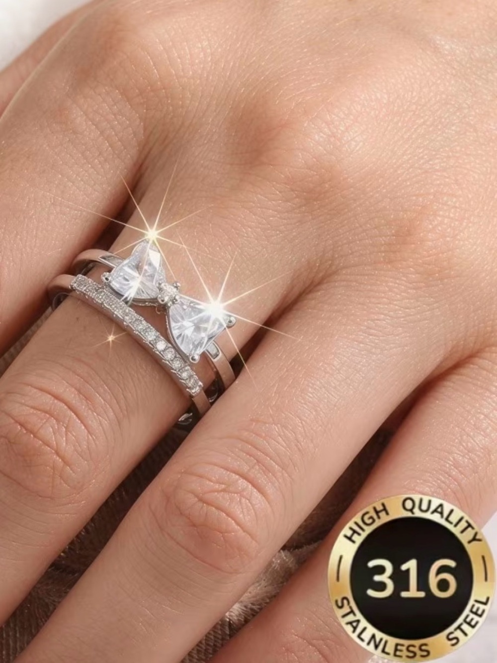 Elegant Adjustable Ring with Velvet Box - Picture 4 of 10